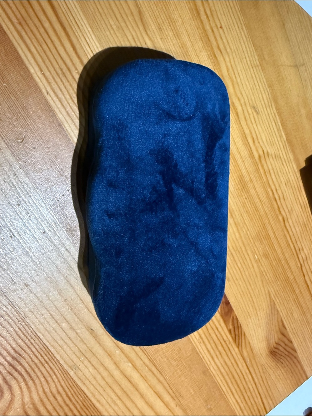Gucci Velvet Large Sunglass Case in Velvet Navy Blue
